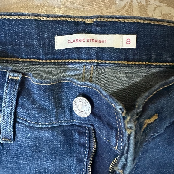 Levi’s - Picture 2 of 4